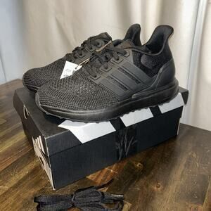 NWB adidas Unisex Ultradream DNA Sneaker Black on Black SLIP ONS! -Size 3